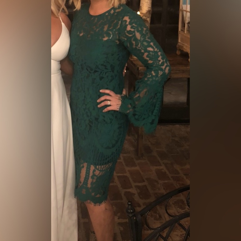 Green long sleeve lace dress